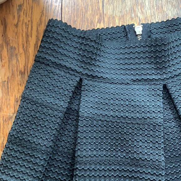LF Kiwi Tucker Black Mini Skirt - Picture 3 of 3